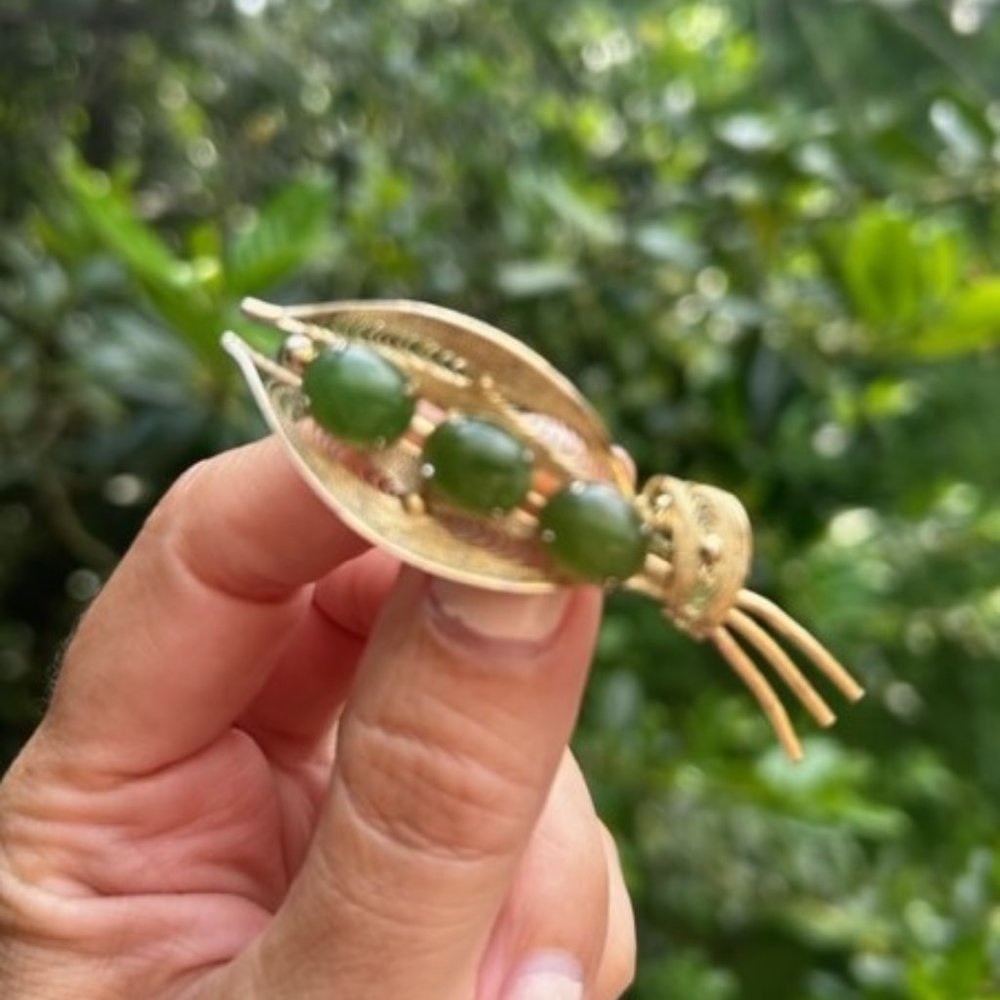 VTG SORRENTO Vermeil Sterling Silver Filigree Leaf Green Stone BROOCH